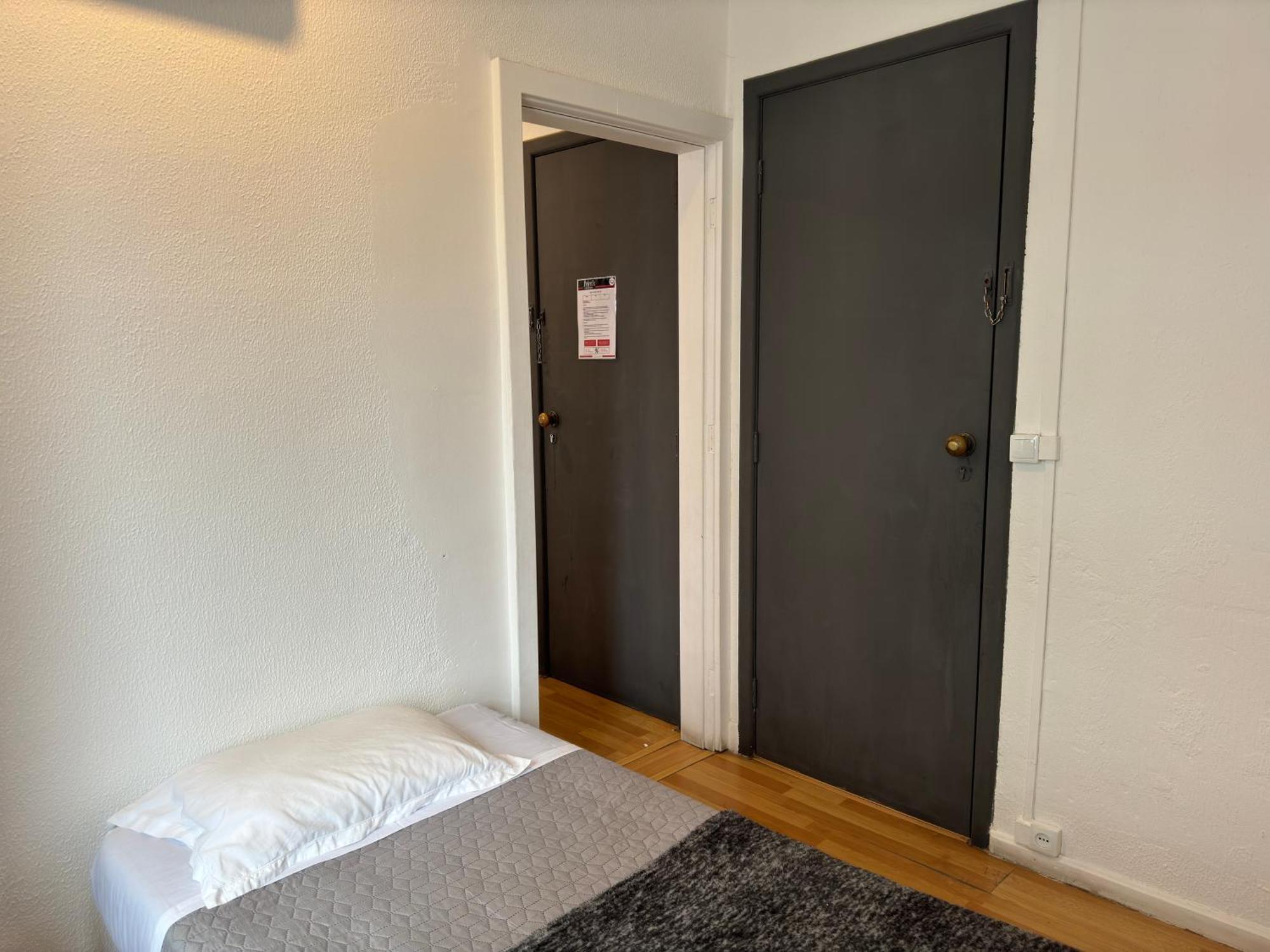 Peters Guesthouse Авейру Экстерьер фото