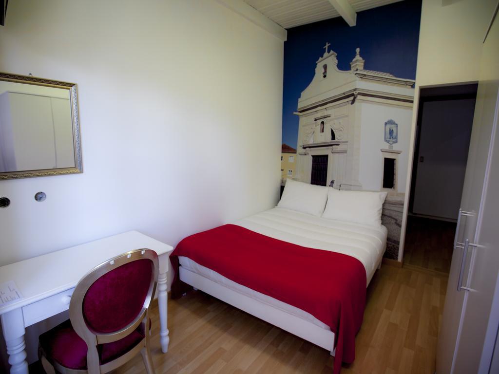 Peters Guesthouse Авейру Экстерьер фото