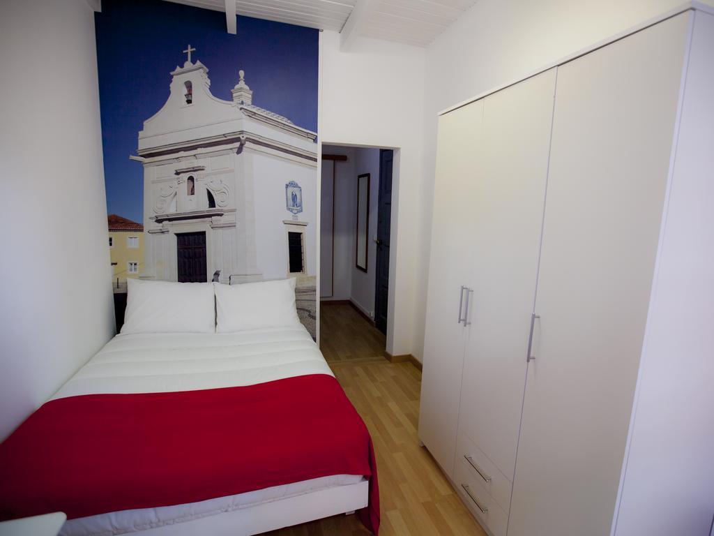 Peters Guesthouse Авейру Экстерьер фото